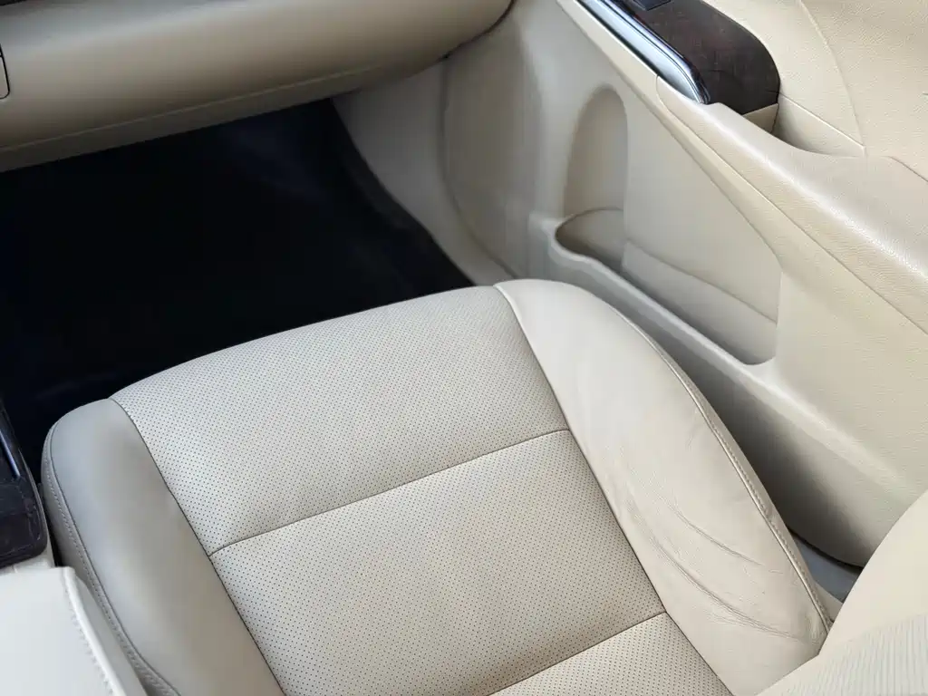 Toyota Camry — миниатюра 11