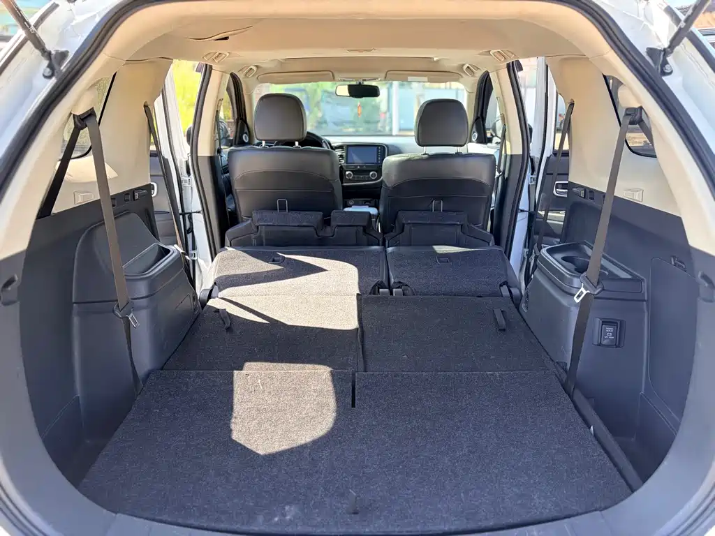 Mitsubishi Outlander — миниатюра 12