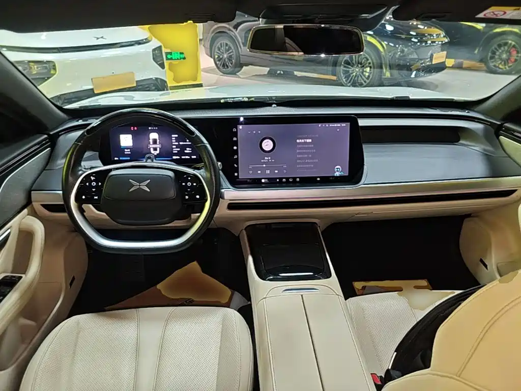 XPeng P7 — миниатюра 10