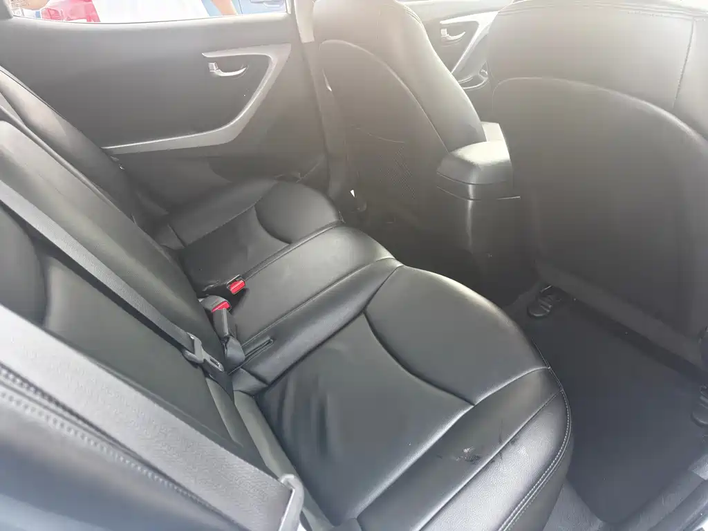 Hyundai Elantra Langdong — миниатюра 4