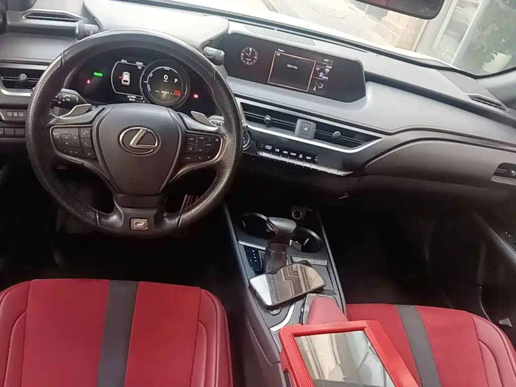 Lexus UX — миниатюра 10