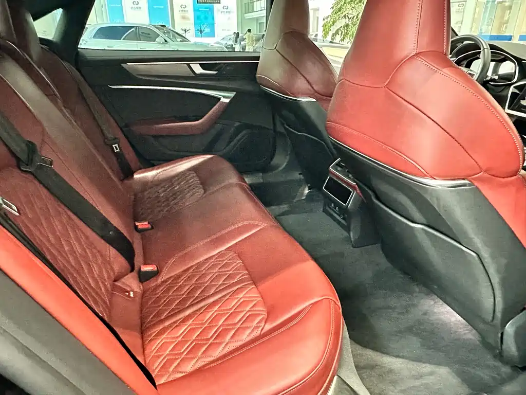 Audi A7L 2024 45 TFSI quattro S-line