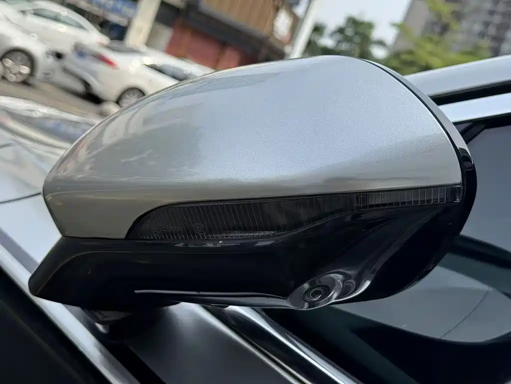 Hongqi Hongqi H5 — миниатюра 10