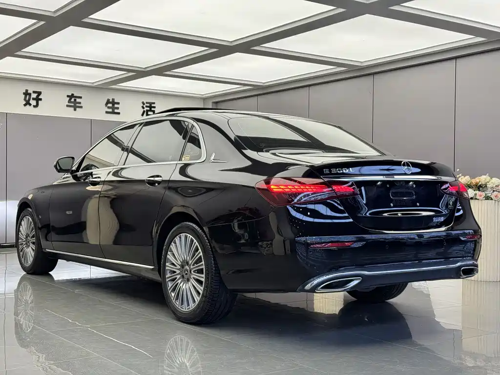 Mercedes-Benz E-Class — миниатюра 10