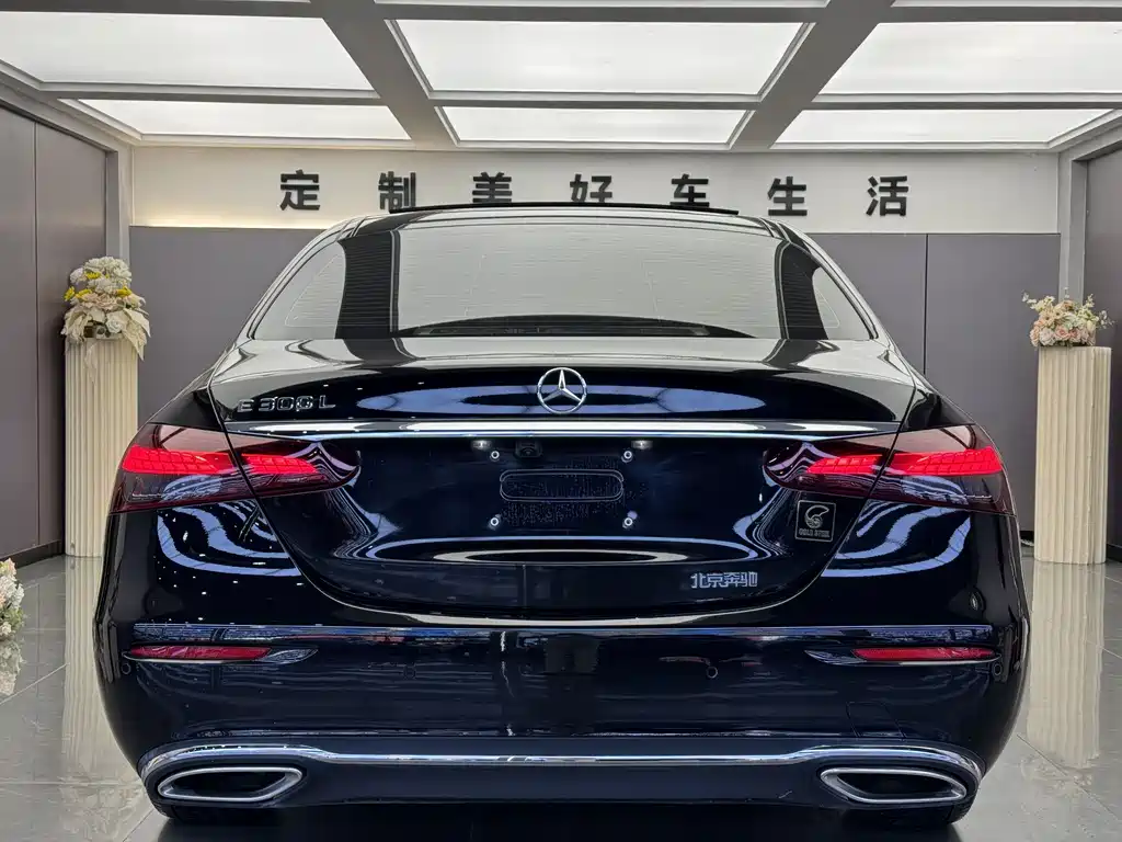 Mercedes-Benz E-Class — миниатюра 11