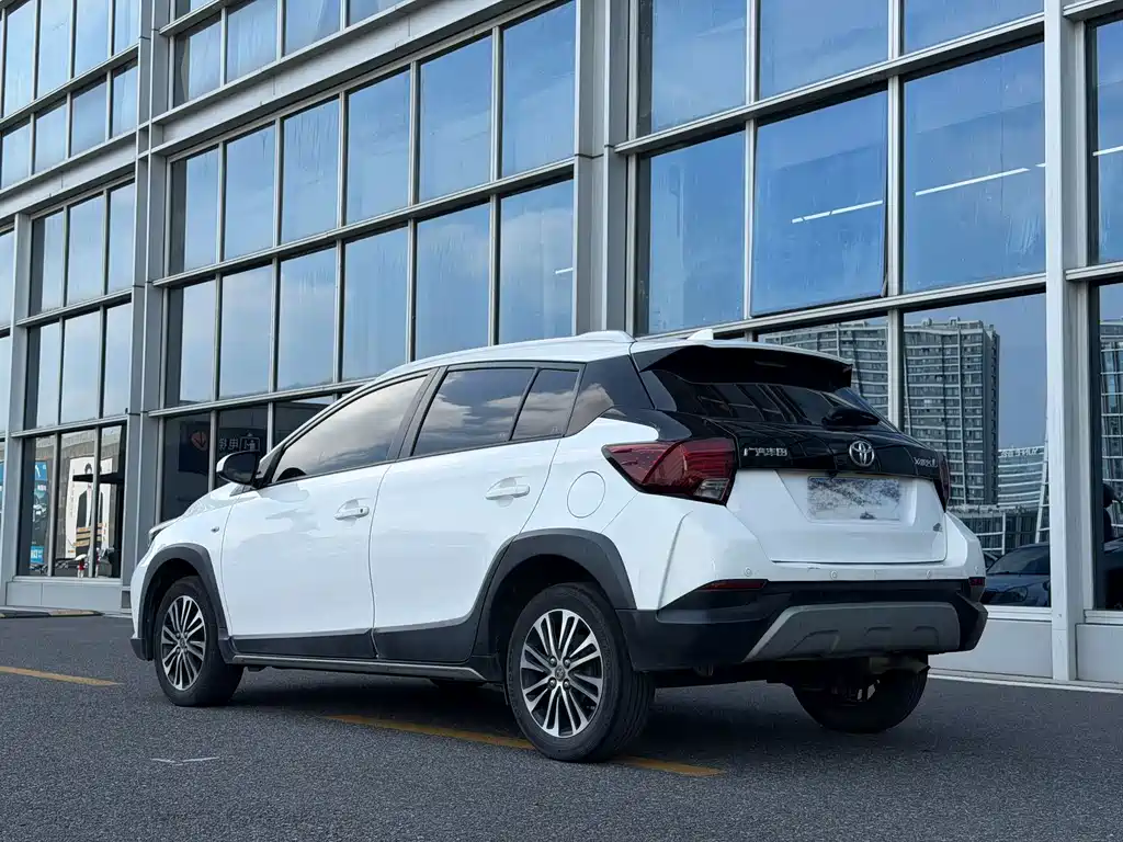 Toyota Yaris L — миниатюра 4