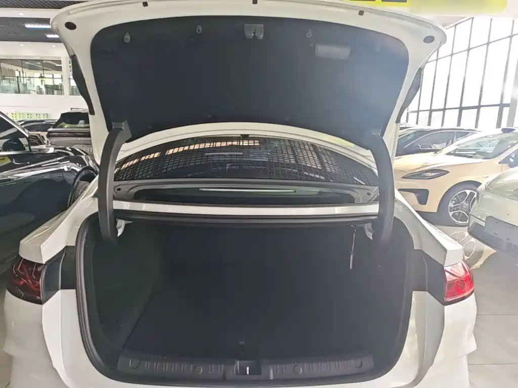 BYD Qin L — миниатюра 19