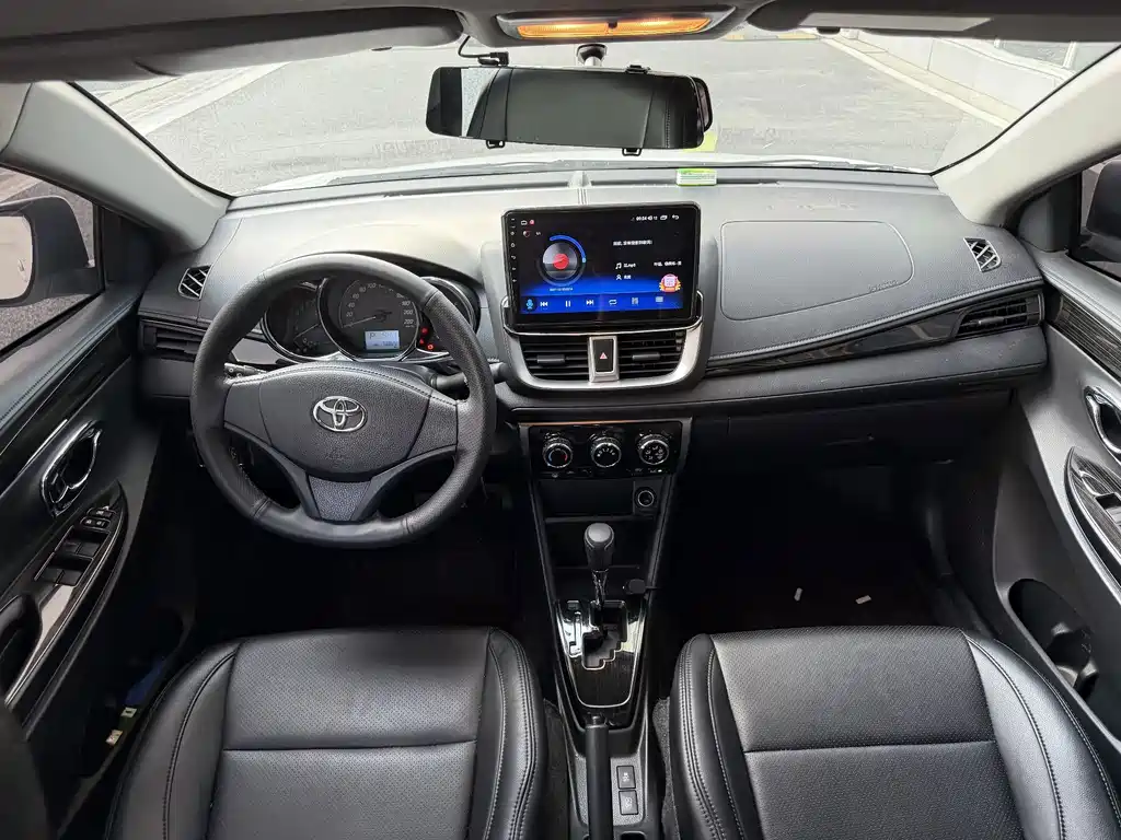 Toyota Yaris L — миниатюра 10