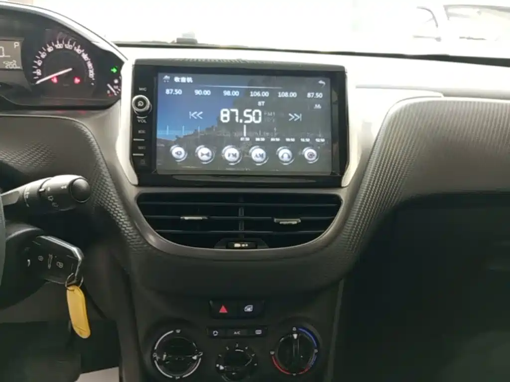 Peugeot 2008 — миниатюра 13