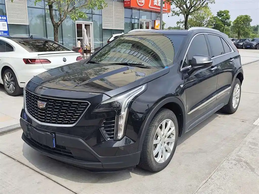 Купить Cadillac XT4