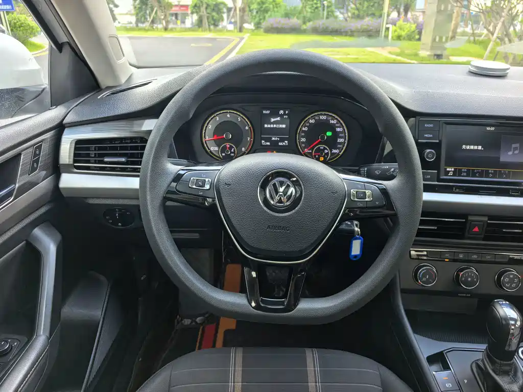 Volkswagen Lavida — миниатюра 13