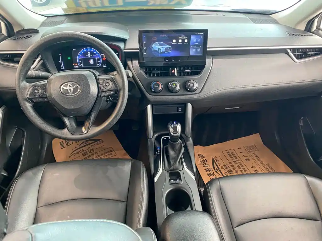 Toyota Corolla Cross — миниатюра 8