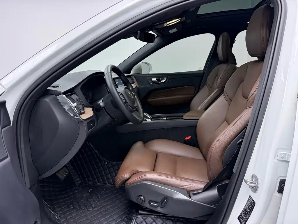 Volvo XC60 — миниатюра 4