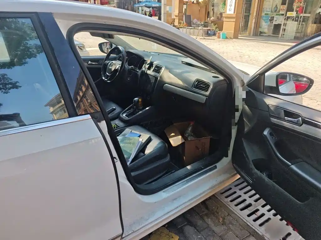 Volkswagen Sagitar — миниатюра 18