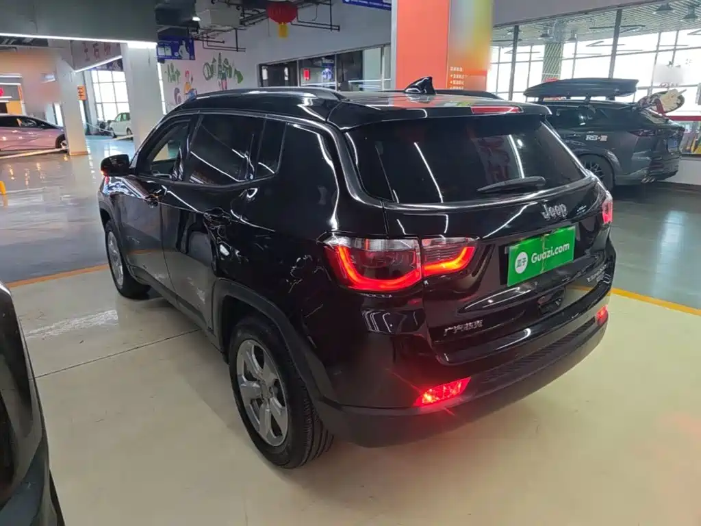 Jeep Compass — миниатюра 5