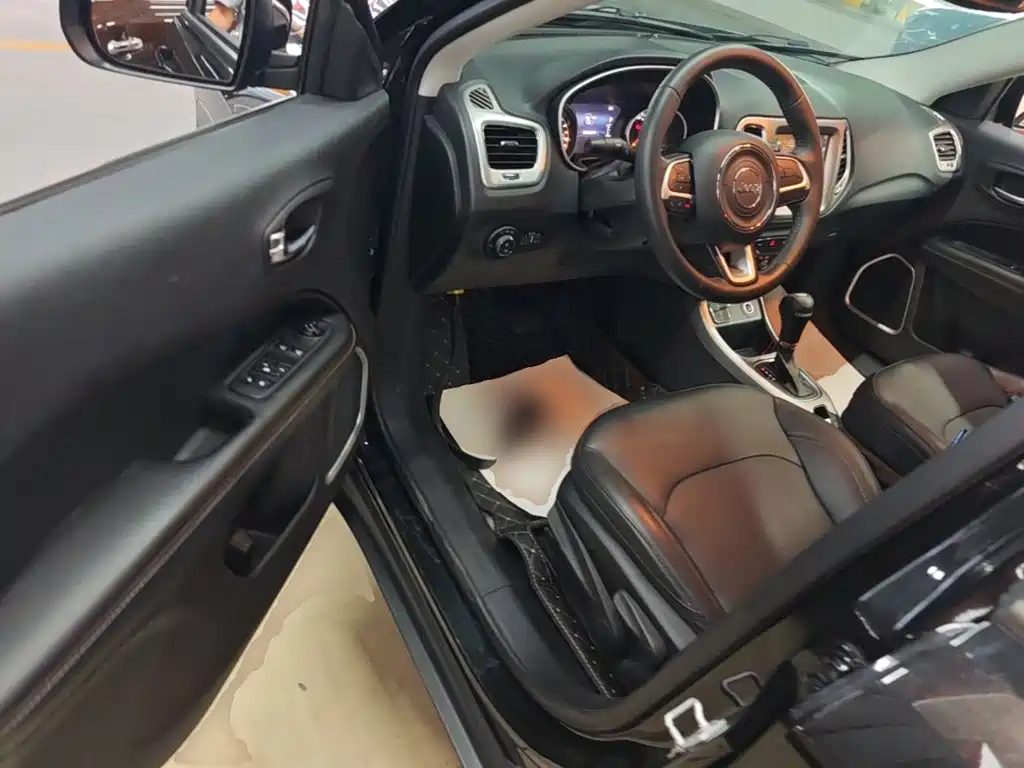Jeep Compass — миниатюра 16