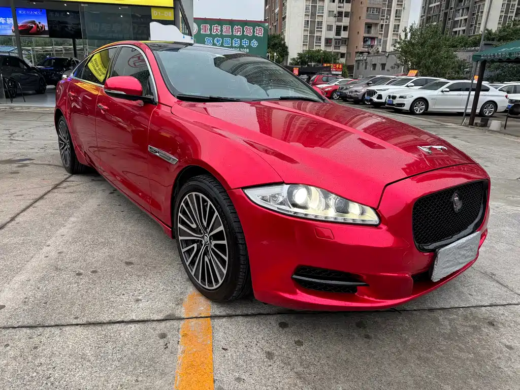 Jaguar XJ — миниатюра 3