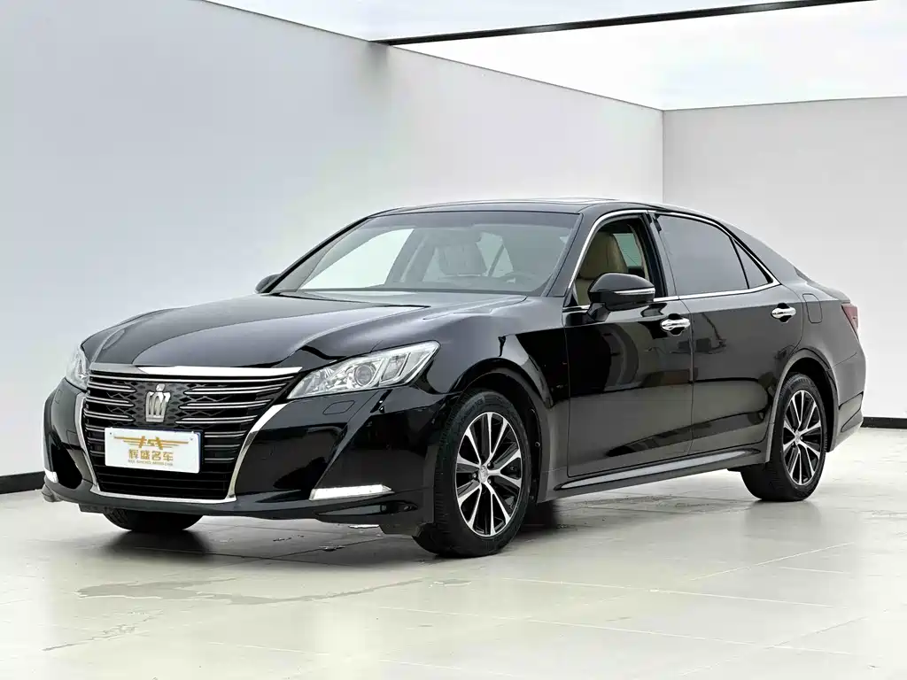 Купить Toyota Crown