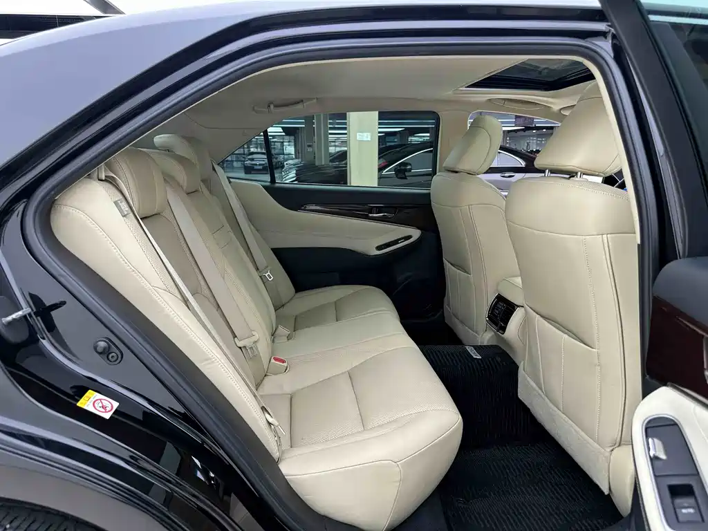 Toyota Crown 2018 2.0T Fashion