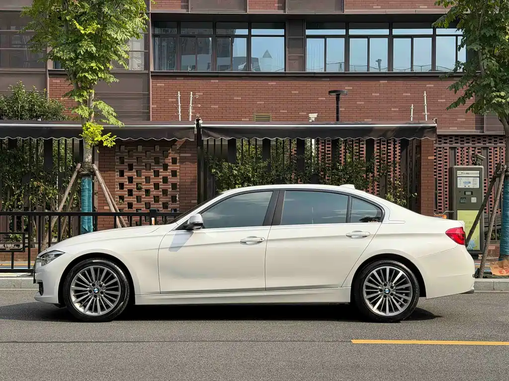 BMW 3 Series — миниатюра 3