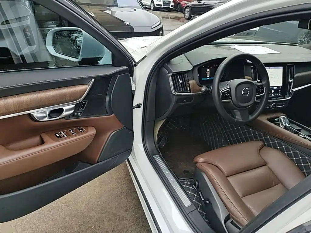 Volvo S90 — миниатюра 16