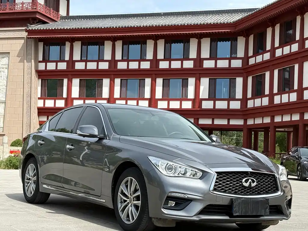 Купить Infiniti Q50L