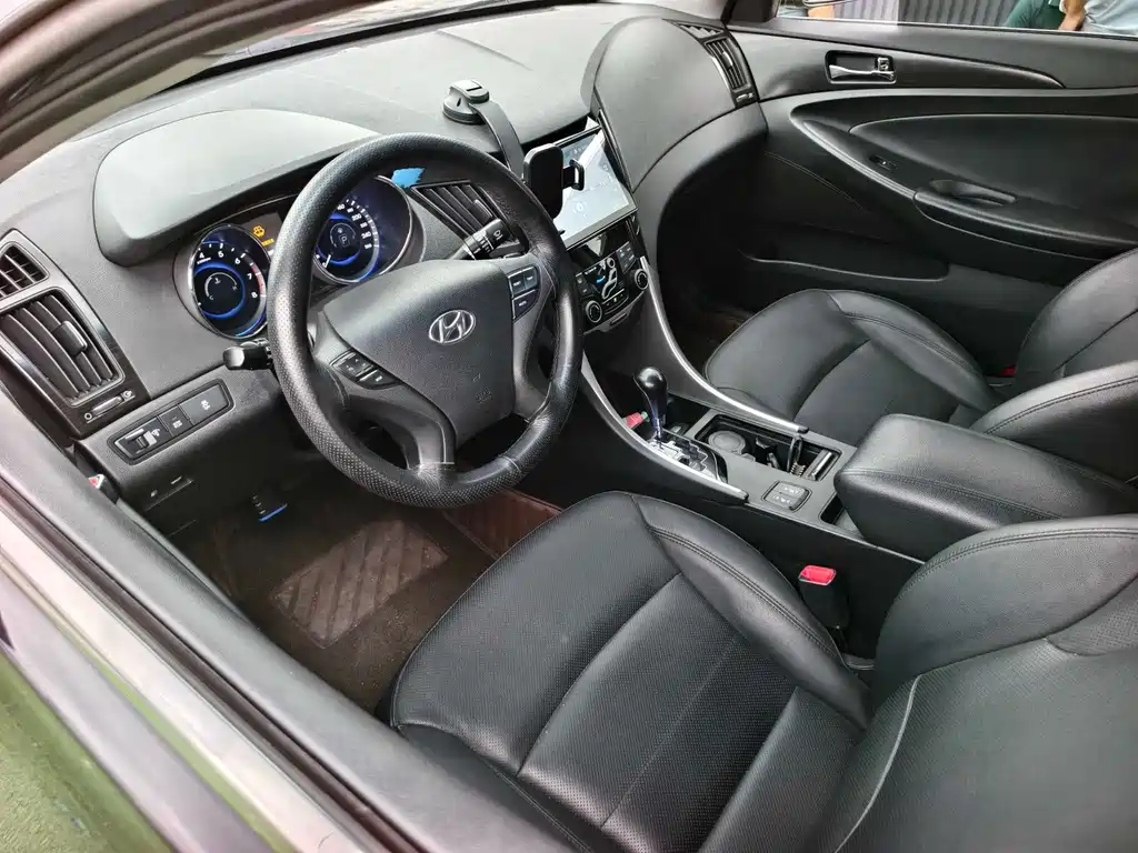 Hyundai Sonata — миниатюра 10