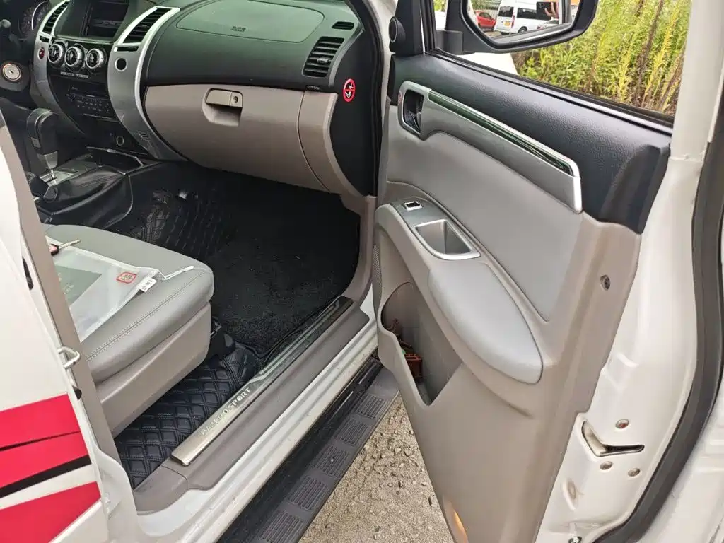 Mitsubishi Pajero Sport — миниатюра 19