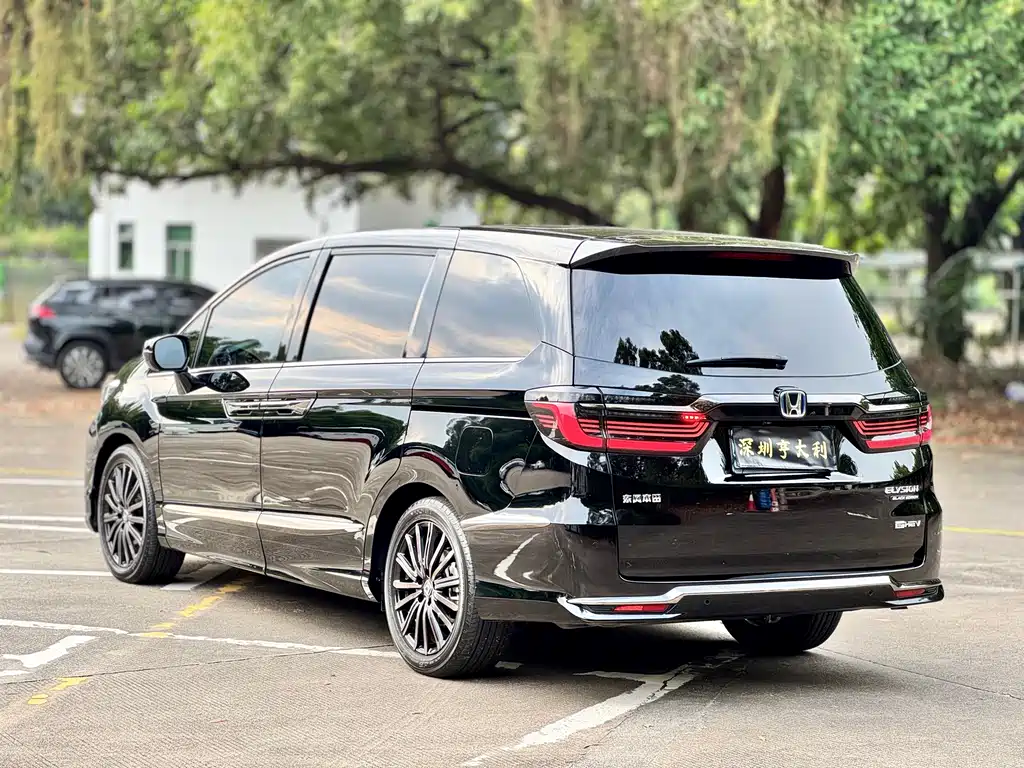 Honda Elysion — миниатюра 5