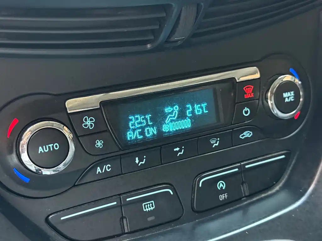 Ford Kuga — миниатюра 12