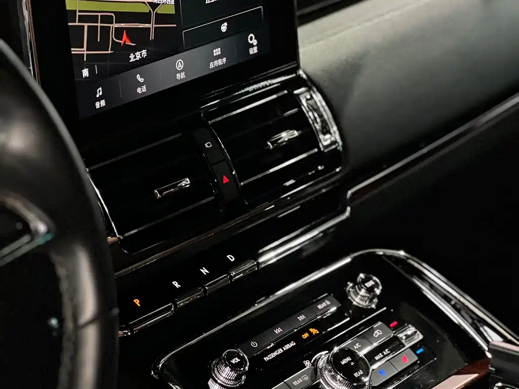 Lincoln Navigator — миниатюра 5