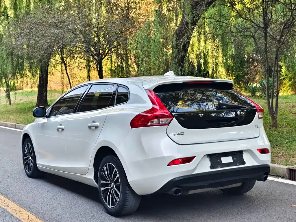 Volvo V40 — миниатюра 4