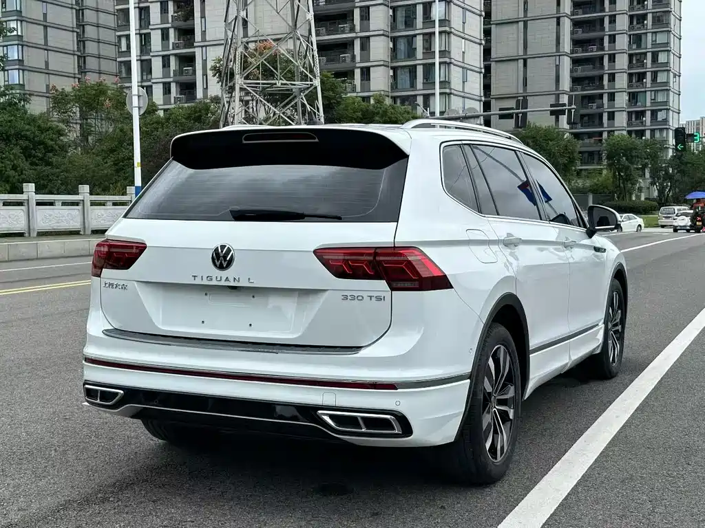 Volkswagen Tiguan L — миниатюра 9