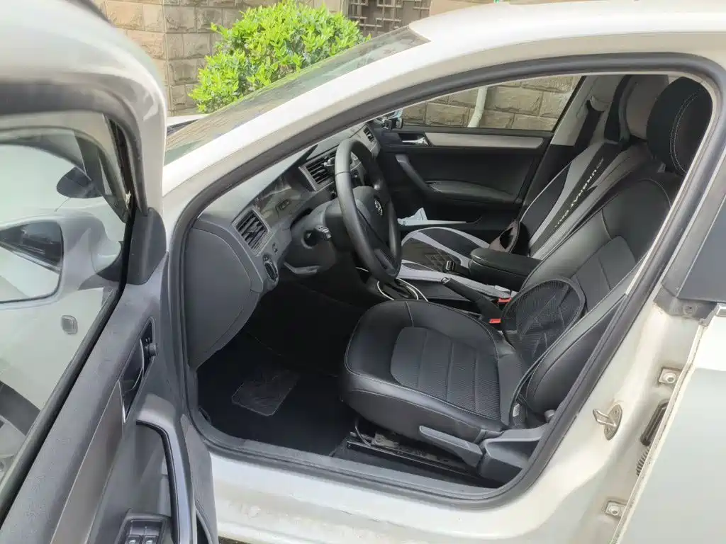 Skoda Rapid Spaceback — миниатюра 14