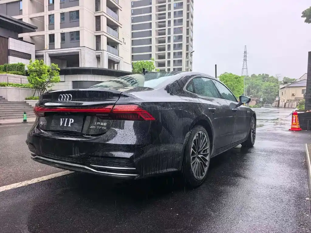 Audi A7L 2024 45TFSI S-line