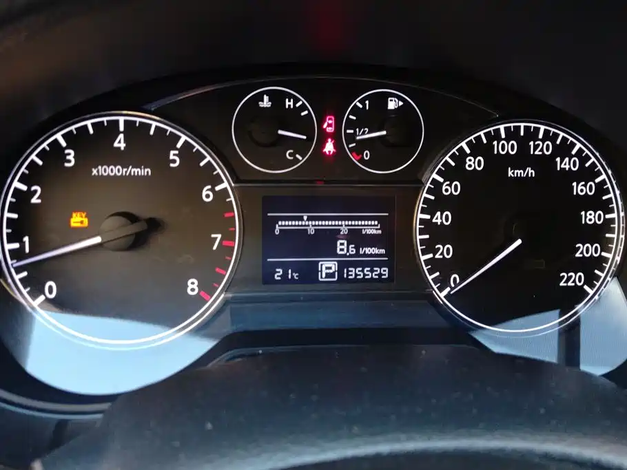 Nissan Tiida — миниатюра 14