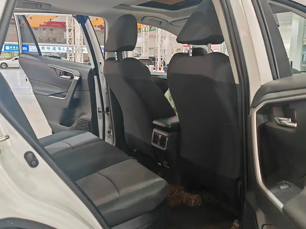 TOYOTA RAV4 RONGFANG