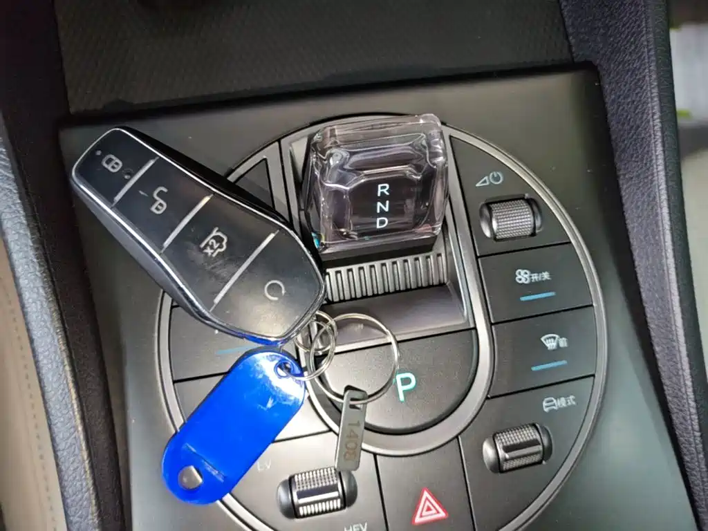 BYD Seal 05 DM-i — миниатюра 14