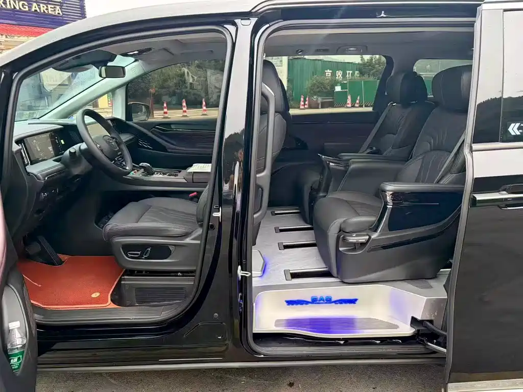 GAC M8 2026 2.0T Premium