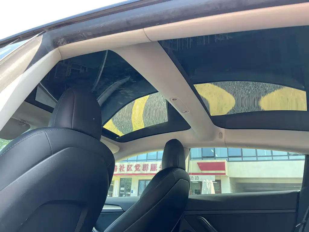 Tesla Model 3 — миниатюра 14