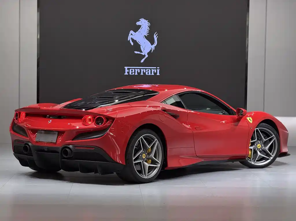 Ferrari F8 — миниатюра 3