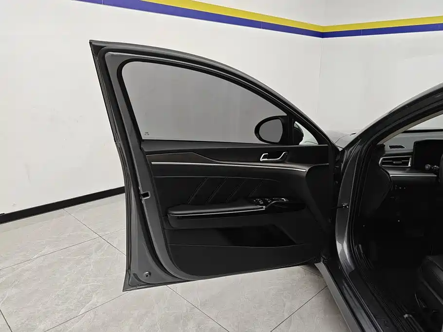 Kia K5 — миниатюра 7