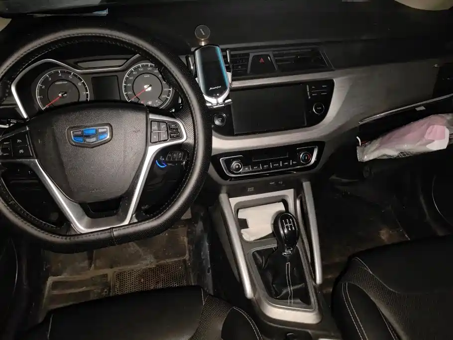 Geely Vision X3 — миниатюра 12