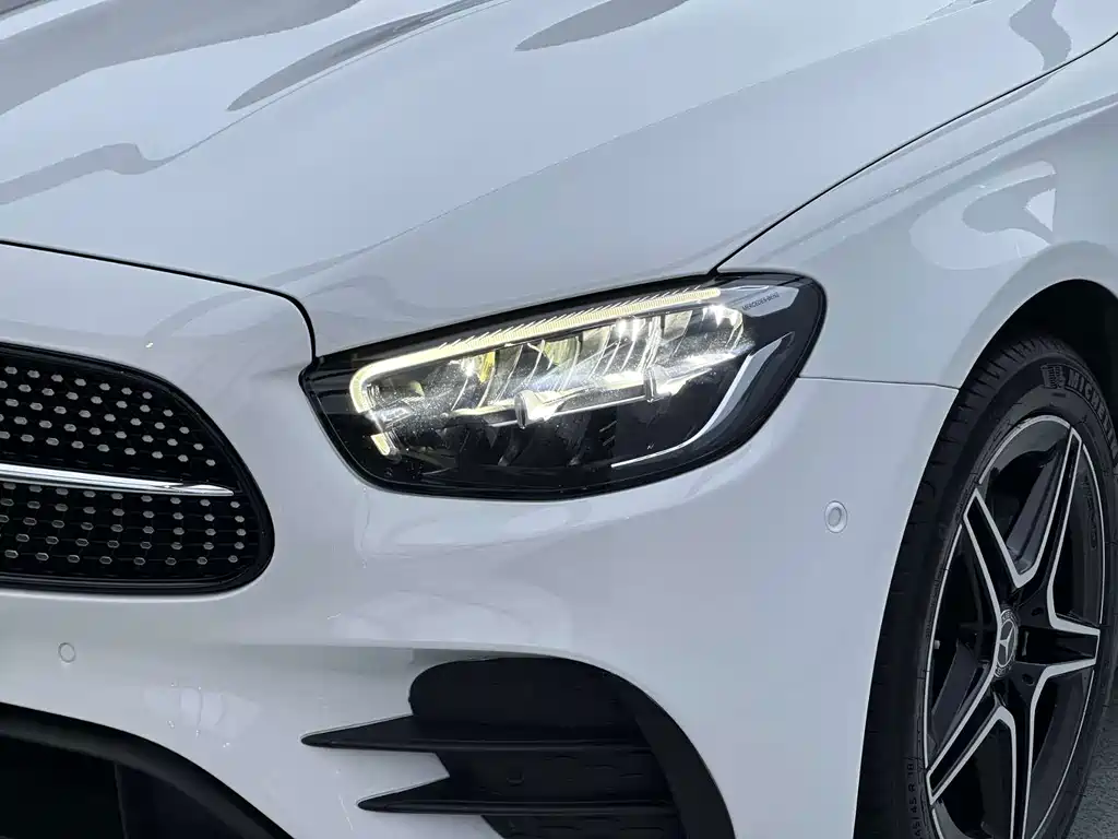 Mercedes-Benz E-Class (Import) — миниатюра 7