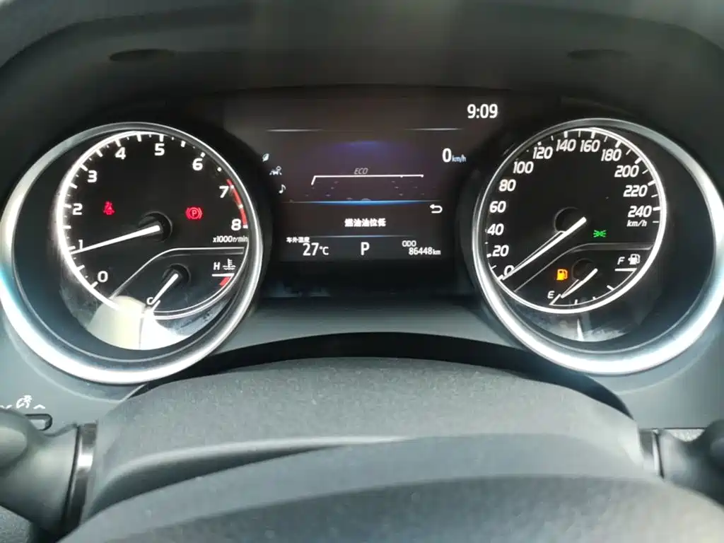 Toyota Camry — миниатюра 12