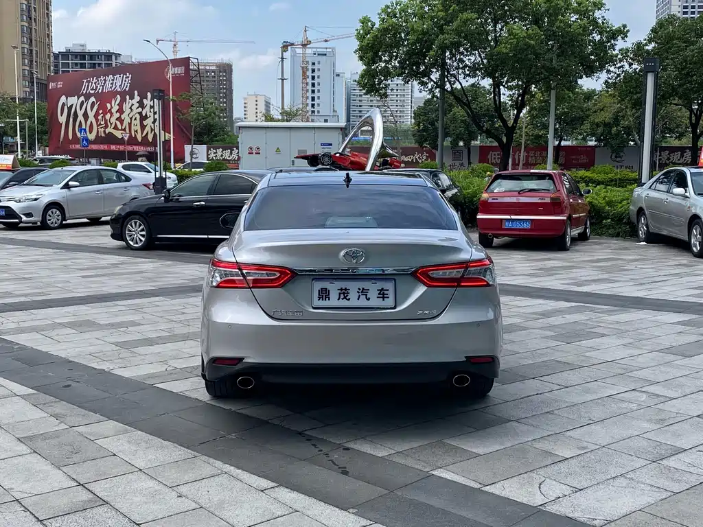 Toyota Camry — миниатюра 4