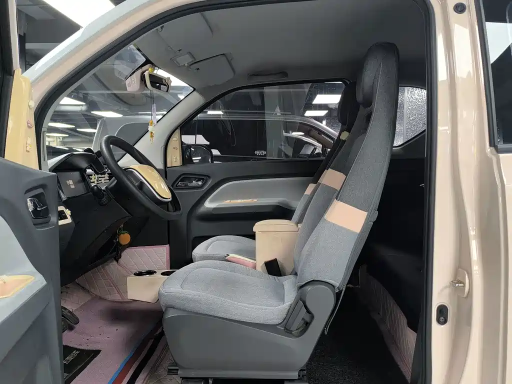 Wuling MINIEV — миниатюра 5