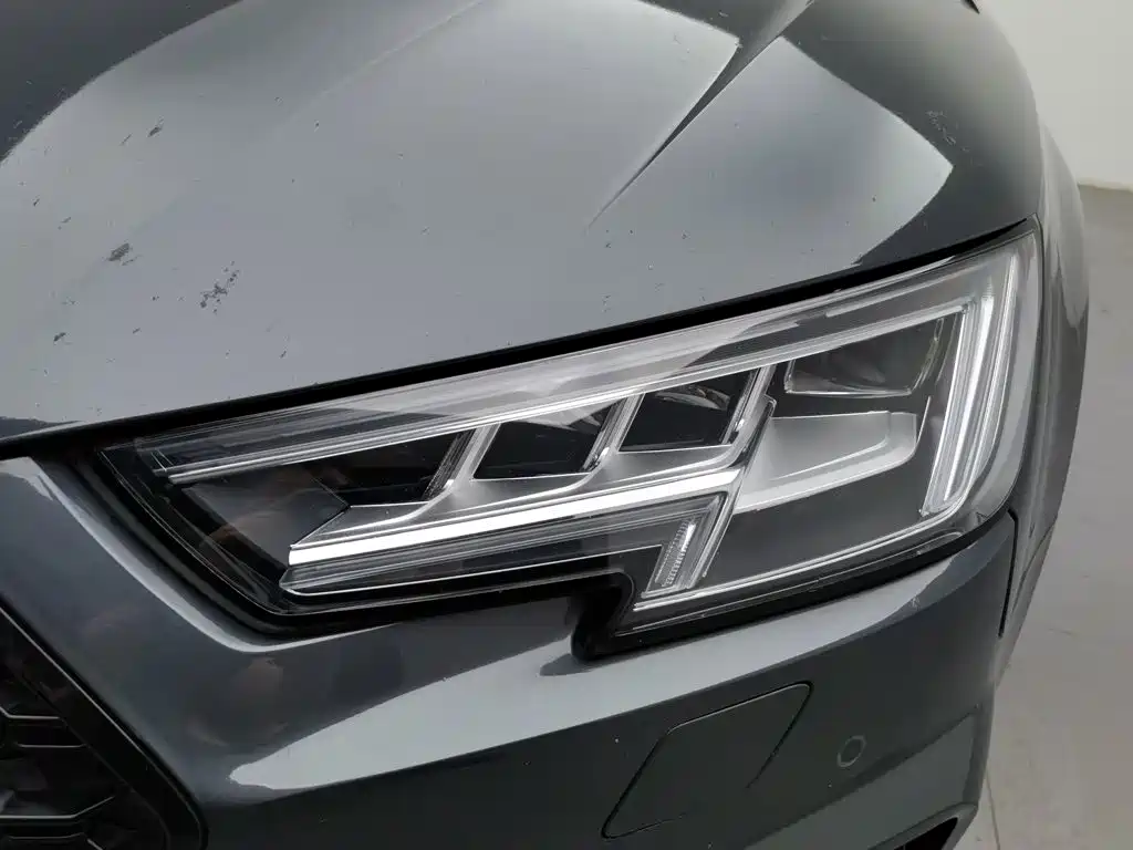 Audi A4 (Import) — миниатюра 7
