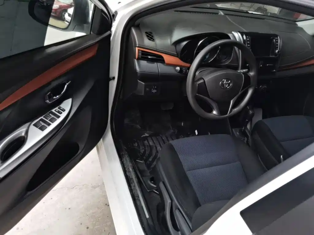 Toyota Yaris L — миниатюра 16