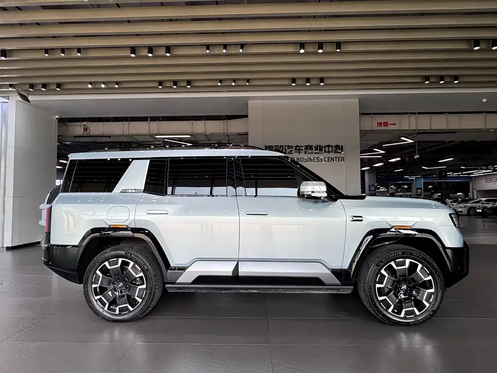 Fangchengbao Leopard 8 8 2025 Flagship 7 мест